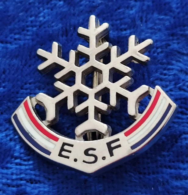 Broche émail ESF - Ecole Du Ski Français - La Trace Decat Paris - Pin's Métal