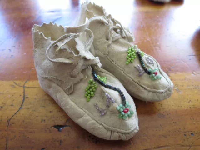 Vintage 1920's Native American Indian Beaded Baby Moccasin Shoes Initials Y T
