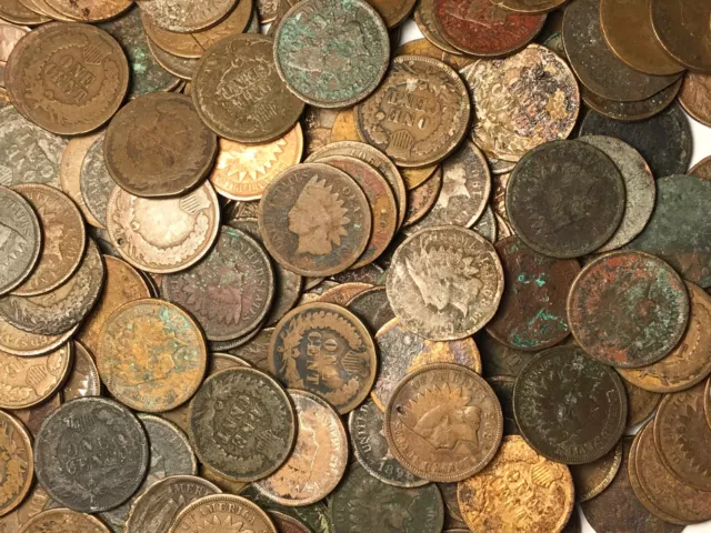 LOT OF 20 Coins Mixed Indian Head Cent Pennies in CULL / JUNK / WORN condition