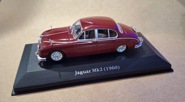 Modellino Auto KK Scale 1:18 Jaguar MKII 3.8 LHD – Verde Scuro 1959 – Collezione KKDC181013