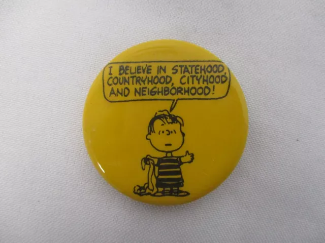 1964 United Features Peanuts Linus Button "I Believe In Statehood"