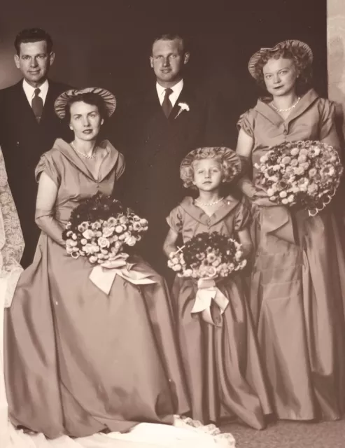 Vtg 1940s Wedding Group Bride Groom Bridesmaids Flower Bouquets 8 x 10 Photo 3