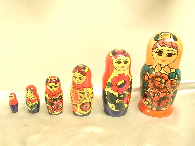 Folk Art Matriochka poupées russes complet 17cm TBE - Vendu
