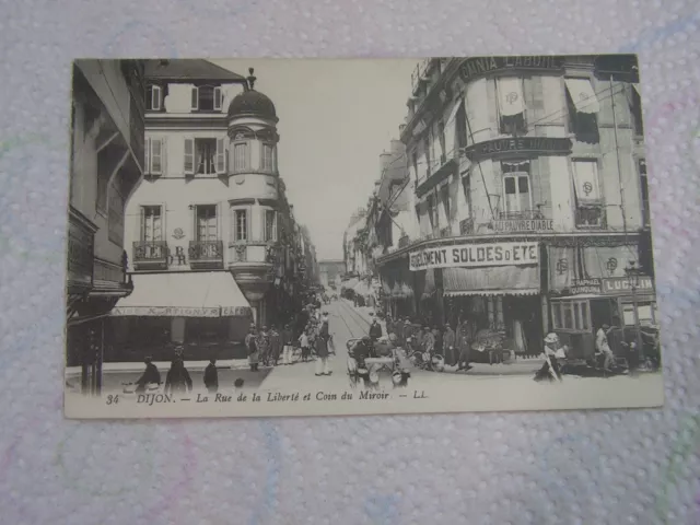 CPA - DIJON - La rue de la liberté et coin du miroir