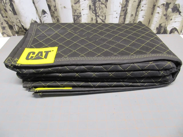 (1) Caterpillar CAT 72inx80in Utility Blanket Non-Woven for Moving & Storage