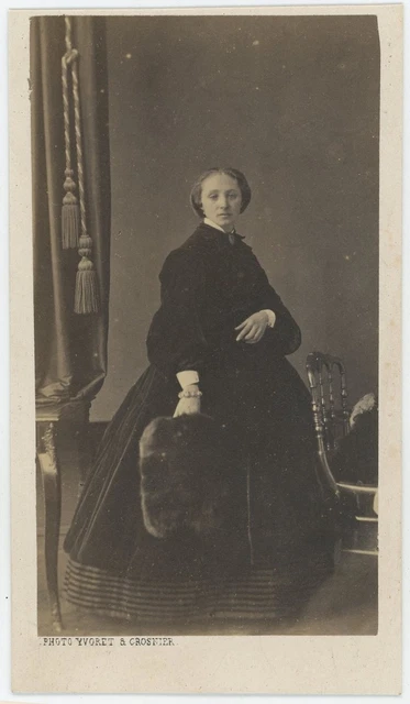 Photo CDV J. Laurent Madrid – Femme En Crinoline – Tirage Albumine – Vers 1867