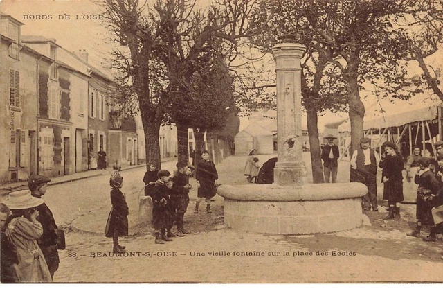 95 Beaumont Sur Oise Af#Dc470 Une Vieille Fontaine Sur La Place Des Ecoles