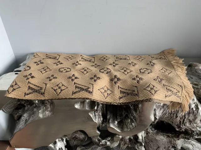 Louis Vuitton Logomania Scarf Ecru FOR SALE! - PicClick UK