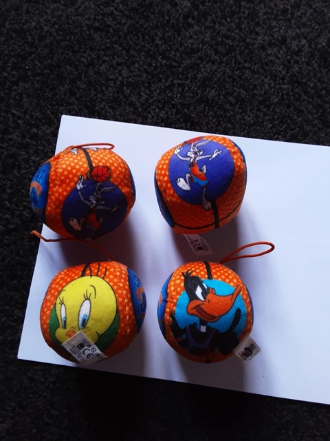 McDONALDS GLÜCKLICHES MEAL SPIELZEUG - SPACE JAM - EIN NEUES VERMÄCHTNIS - 4 x WEICHSPIELZEUGKUGELN
