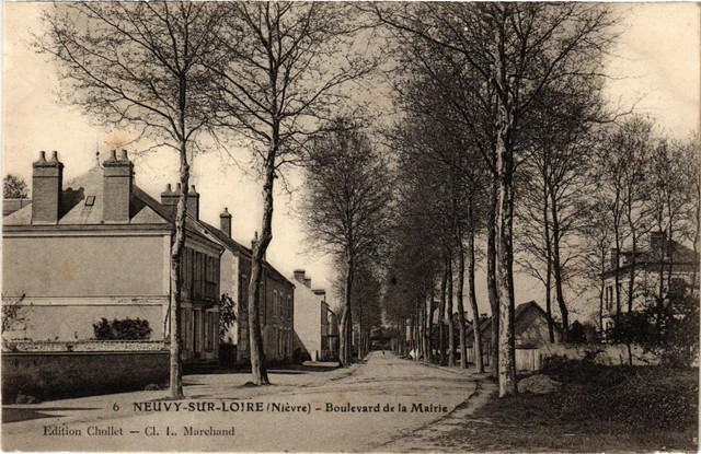 CPA NEUVY-sur-LOIRE - Boulevard de la Mairie (293139)