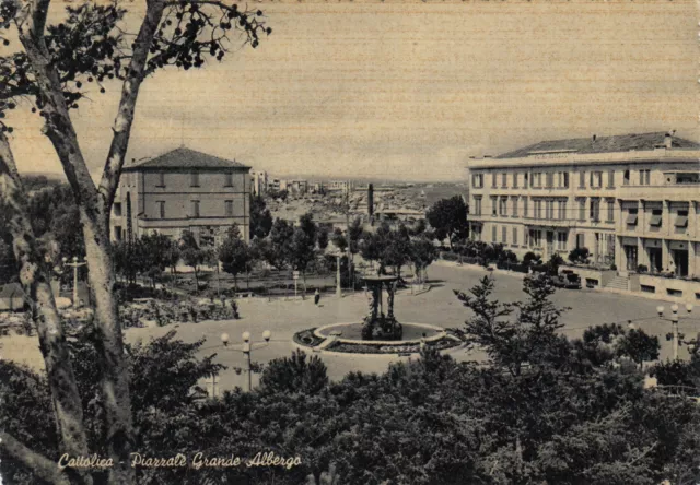 Ng0334 - Rimini Cattolica - Piazzale Grande Albergo Viaggiato 1955