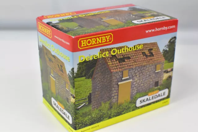 !Bnib! Hornby Skaledale Resin Model Oo Gauge R9649 Derelict Outhouse