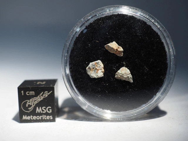 3 x fragments of NWA 15373 0.17g Lunar Meteorite fragments **From the Moon**