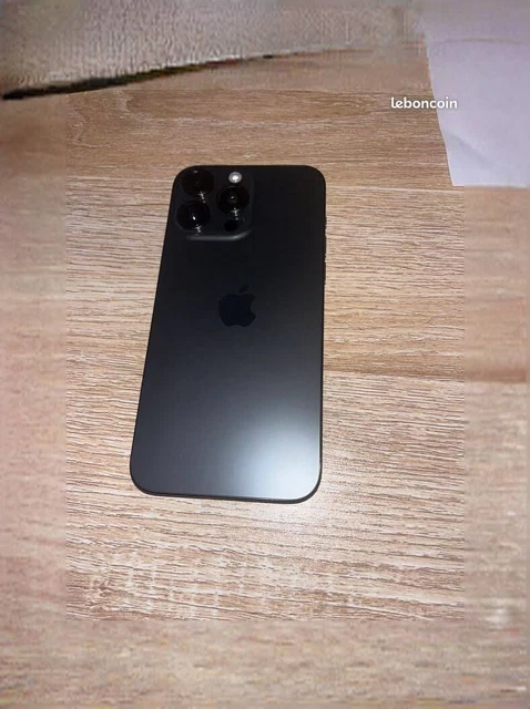 IPhone 15 Pro – Noir Titane – 256 Go – Débloqué – Très Bon état