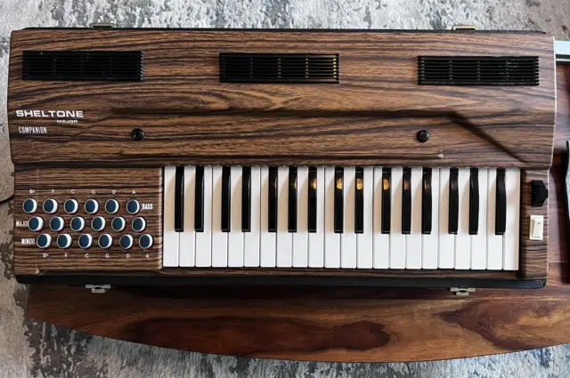 Sheltone - Vintage Major Companion elektrische italienische Orgel - funktionierend siehe Video