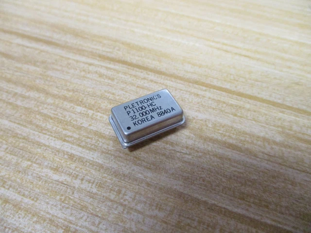 Pletronics P1100-HC Oscillator P1100HC
