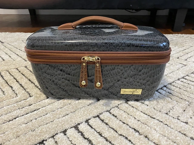 Samantha Brown Train Case NWOT