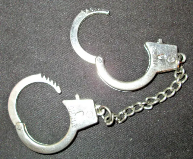 Inch handcuff