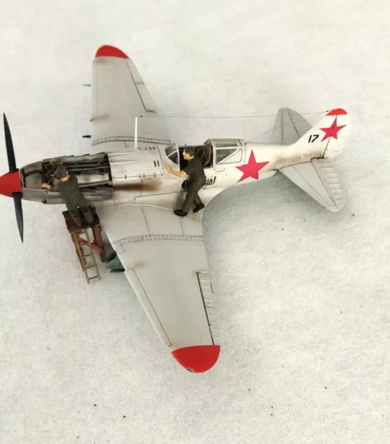 Flugzeugmodell MIG -3  M 1:49 mit Figuren