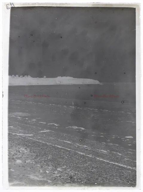 FRANCE Beach Sea Landscape c1920 Photo Glass Plate Vintage V32L17n2 2
