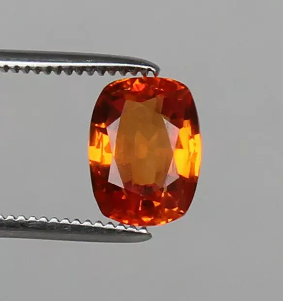 ZAFFIRO PADPARADSCHA, TAGLIO CUSCINO, 11,1x8,4 mm, GEMMA NATURALE SRILANKA