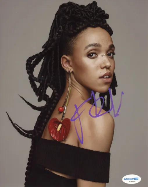 FKA Twigs Sexy Signed Autograph 8x10 Photo ACOA