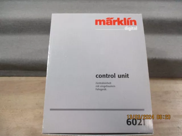 Märklin digital 6021 control unit Zentraleinheit m. eingebautem Fahrgerät in OVP