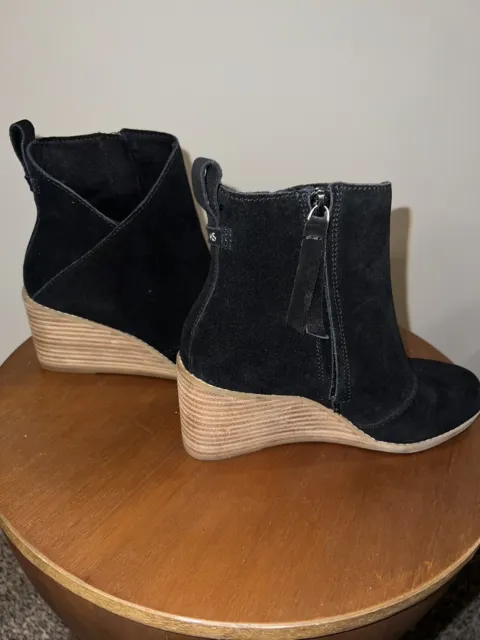 Toms Women's Avery Wedge Bootie Black Suede Side Zip Ankle Boot Size 8.5