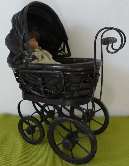 alter Puppenwagen  mit Puppe Deko beweglich Vintage  70er -80er Jahre