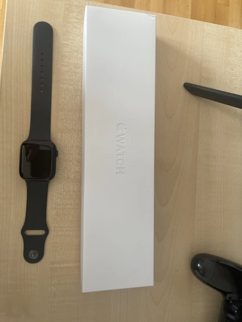 Apple Watch Series 8 45mm Mitternacht Aluminiumgehäuse mit Sportarmband, Regular