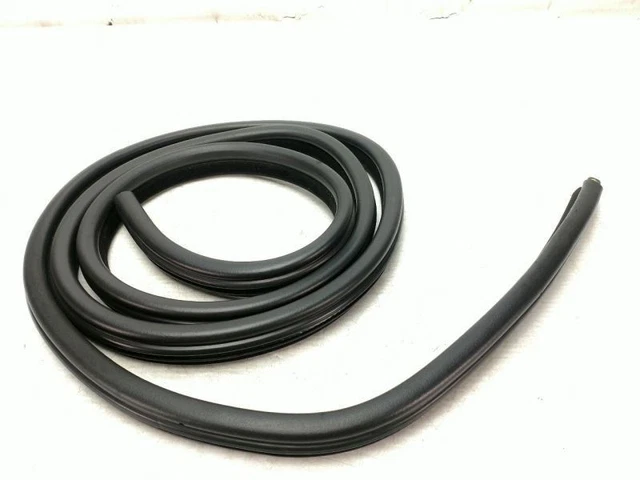 3352010 BMW 335xi 335i 328i 328xi E90 Sedan Rear Door Weatherstrip Gasket Seal