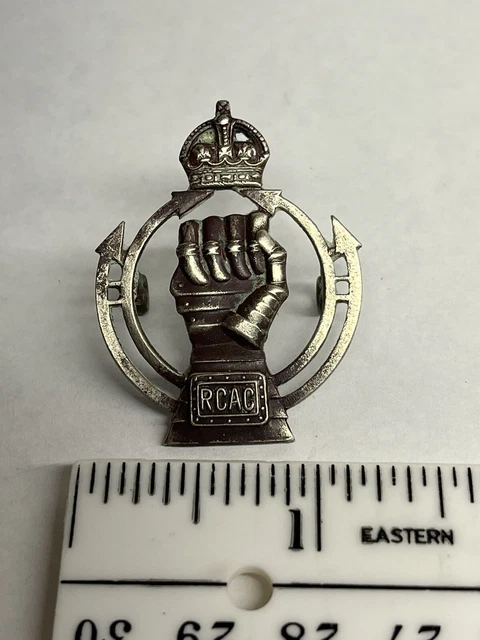 WWII RCAC ROYAL Canadian Armoured Corps Cap Badge ***READ NO PIN C $17. ...