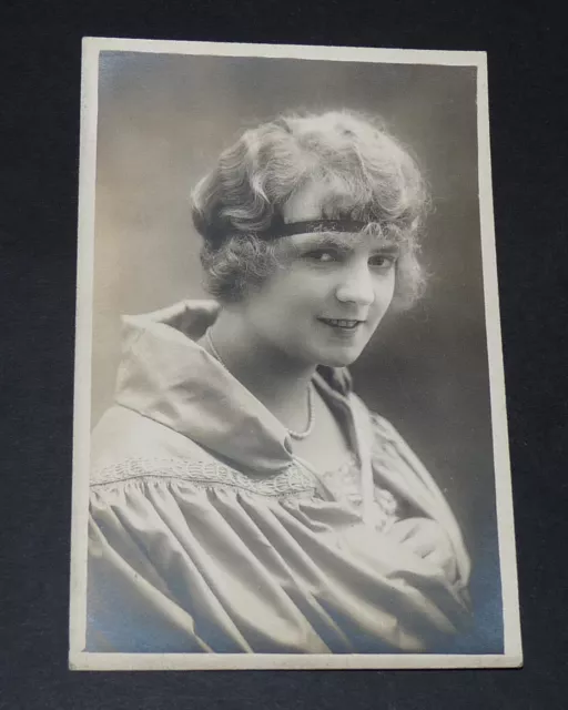 Cpa France 1920-1930 Postcard Photo Young Woman