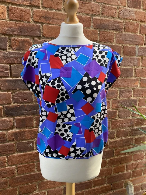 Camicia top senza maniche nuova senza maniche Deadstock anni '80 rigida seta di Che 8 10