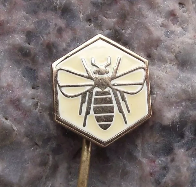 Vintage CSSV CSV Czech Honey Bee Keeping Association Club Apiary Pin Badge