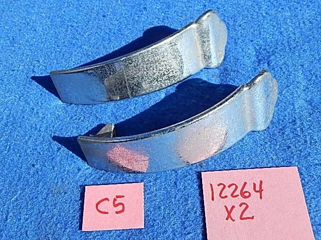 Rock-ola 1422 1426 Cabinet Castings Top Center # 12264 - one pair