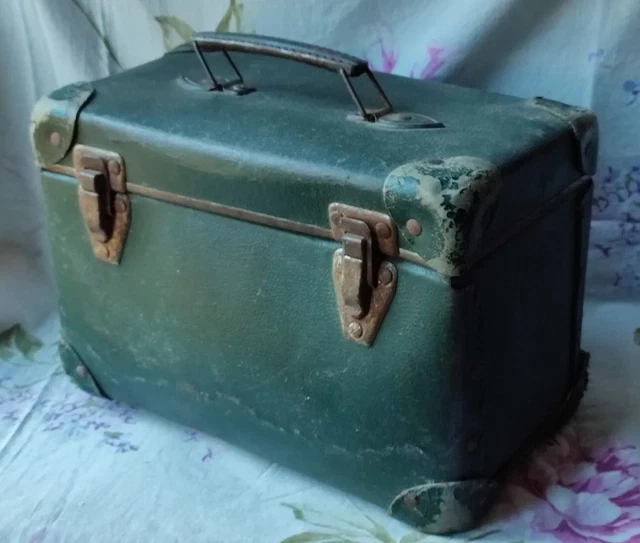 ANCIENNE PETITE VALISE en Carton rouge, jouet EUR 15,00 - FR