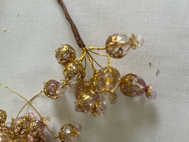 NEU💐EXKUSIV 40 Stück Acryl Perlen am Golddraht, transp.zartlila Gold Deko 8 cm 2