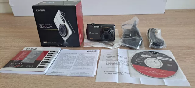 Casio Exilm  Ex-Fc100 Im Originalkarton  Mit Zubehörpaket