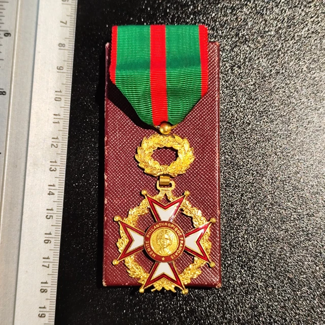 Médaille d'Entraide Sociale et Philanthropique