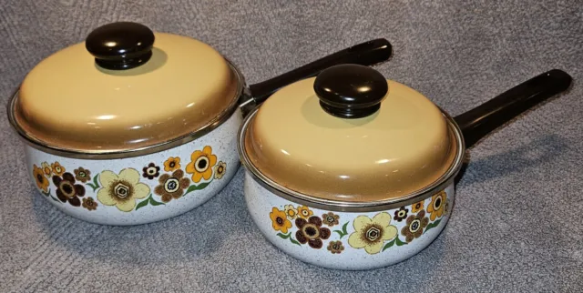 https://www.picclickimg.com/Pf8AAOSwOFhlhFQe/Vintage-Crowning-Touch-Harvest-Blossom-Porcelain-Enamel-Cookware.webp