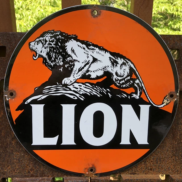 Vintage Lion Gasoline Porcelain Gas & Motor Oil Service Station Pump Plate Sign
