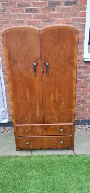 Vintage Retro two-door wardrobe Durable Suites