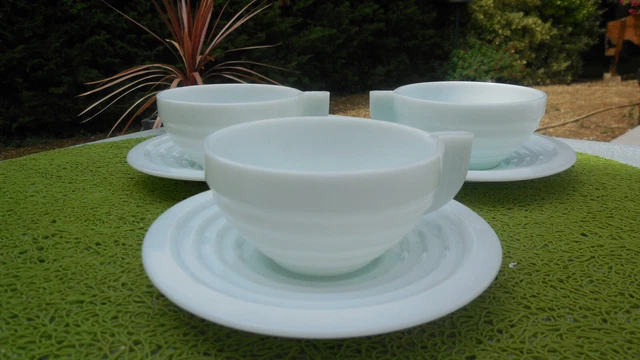 4 Tasses A Café Anciennes Art Deco Opaline / Vintage Cups