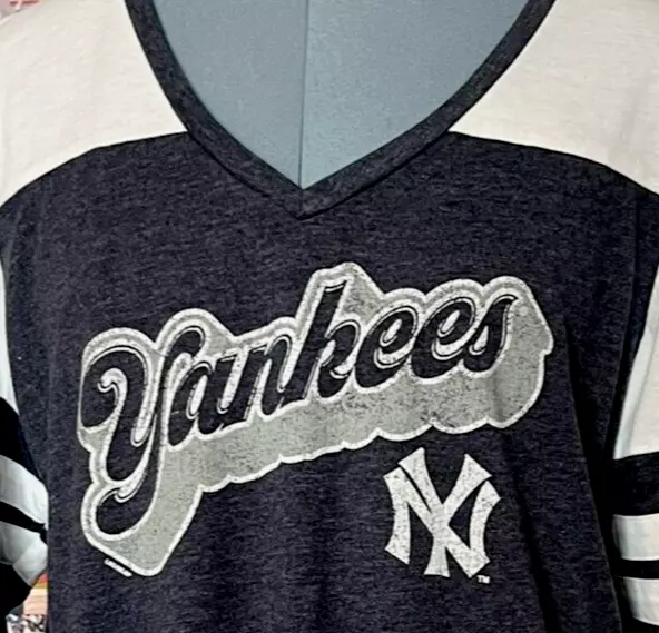 New York Yankees Raglan T Shirt MLB Genuine Merchandise Women's XL V Neck