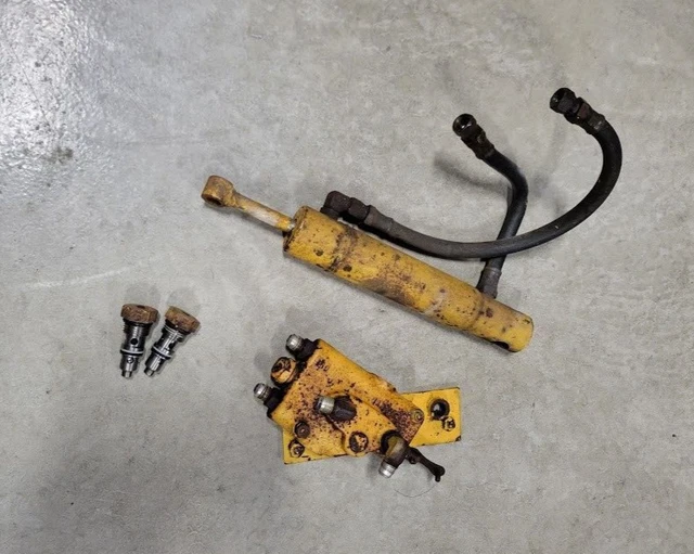 CUB CADET IH Hydraulic Cylinder, Control Valve, Manual Relief Hydro