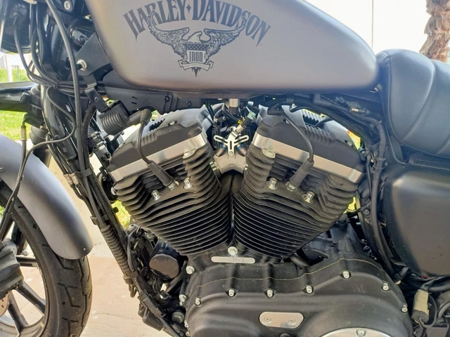 motocicletta Harley Davidson sportster iron 883 motocicletta Harley Davidson sportster iron 883