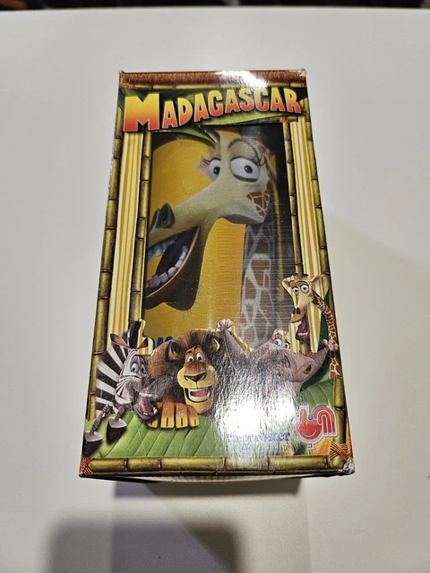 2005 MADAGASCAR RED Rooster Promotional Glasses Set Of 2 $15.00
