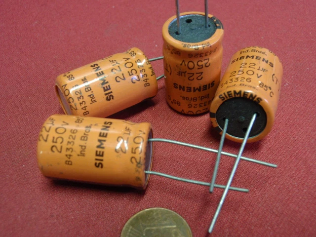 4x Condensatori Elettrolitici Vintage Siemens B41316 – 22uF 40V – NOS, Stock Vecchio Mai Usato - Foto 2