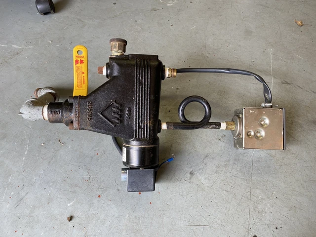 McDonnell & Miller 149662 Series 67 Low Water Cut Off Steam Broilers Float Type